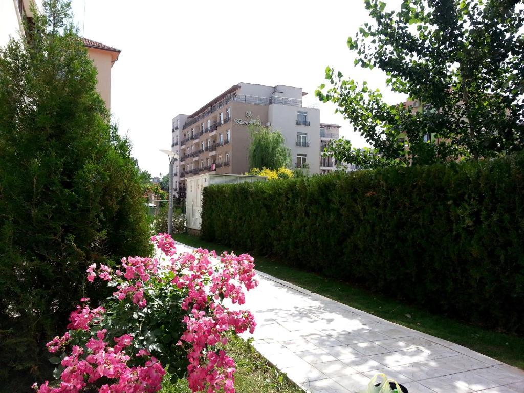 Eden - Menada Apartments Sunny Beach Esterno foto